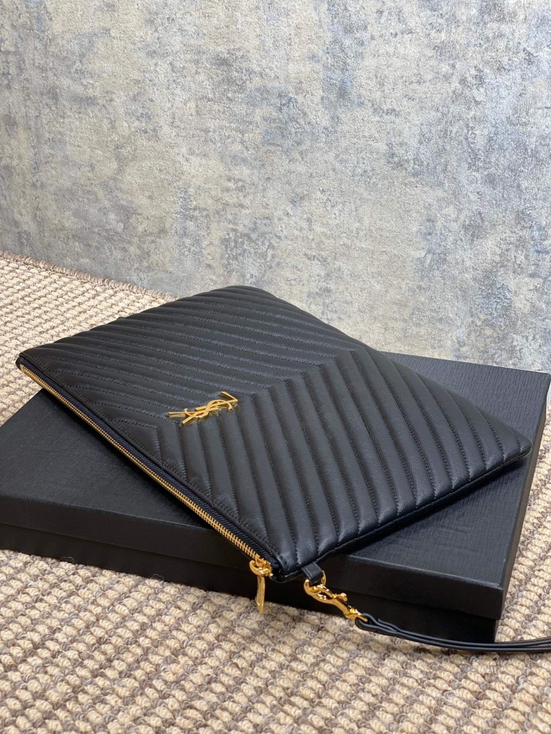 Y51 clutch bags